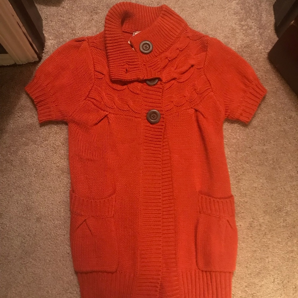 Short sleeved sweater